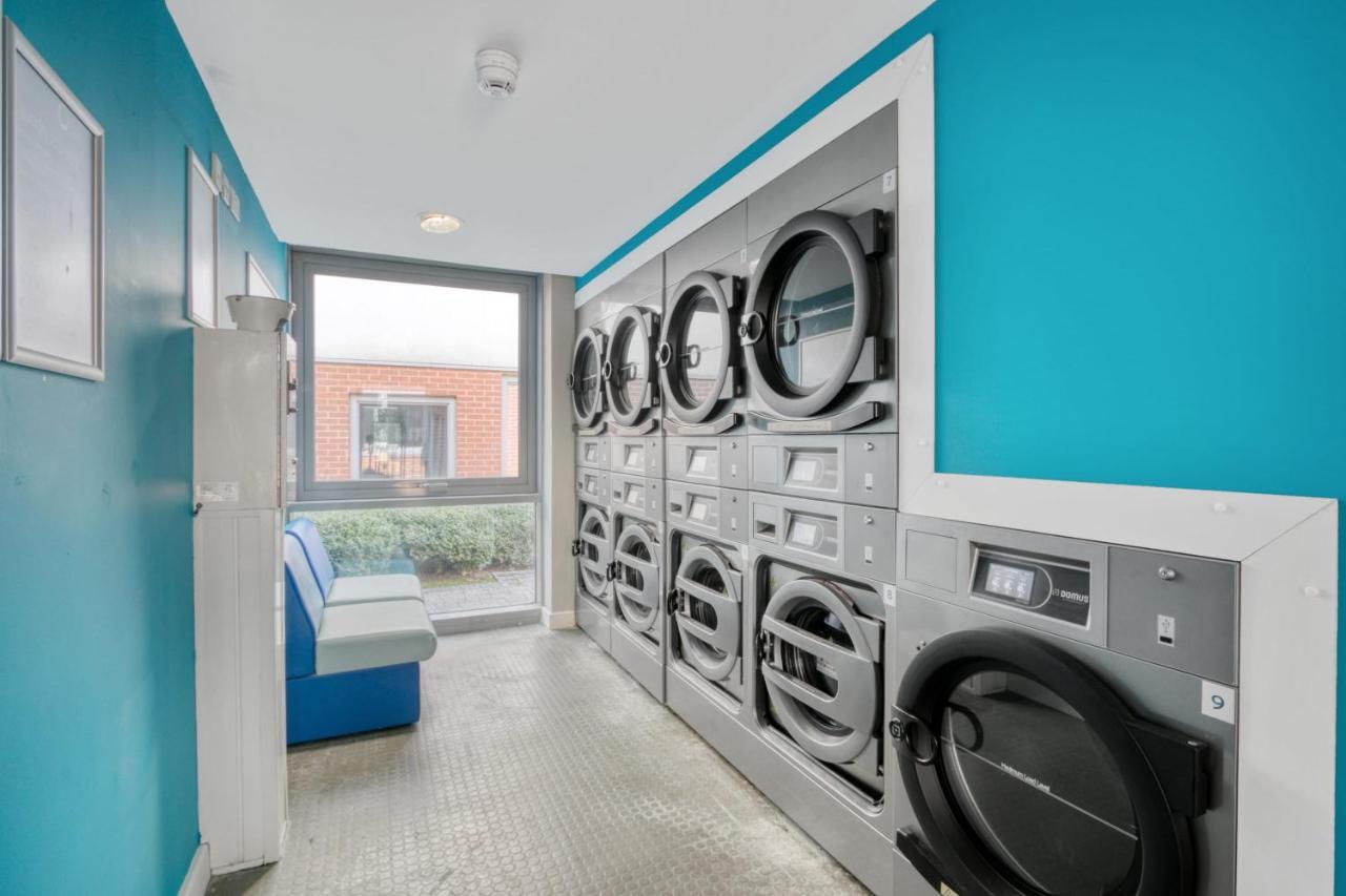 Bright & Central Room In Luton, Sleeps 2 Luton  Exterior foto
